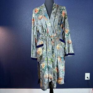 NWT Zara Basic Collection Floral Velvet Burnout  Kimono Robe Jacket, Small